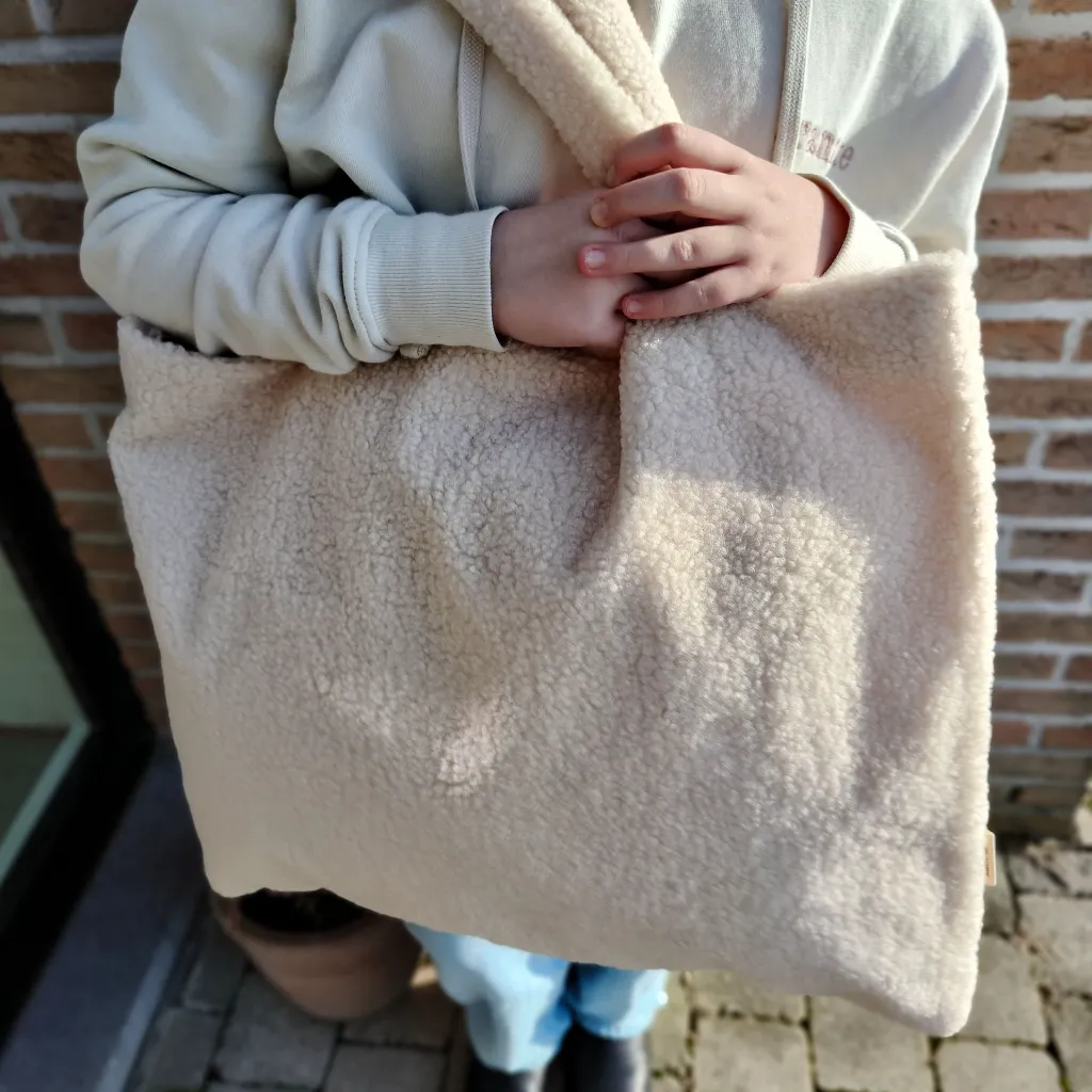 Fran Teddy tas Beige2 vierkant.webp