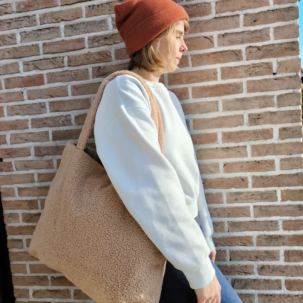 Tineke teddy tas bruin vierkant.webp