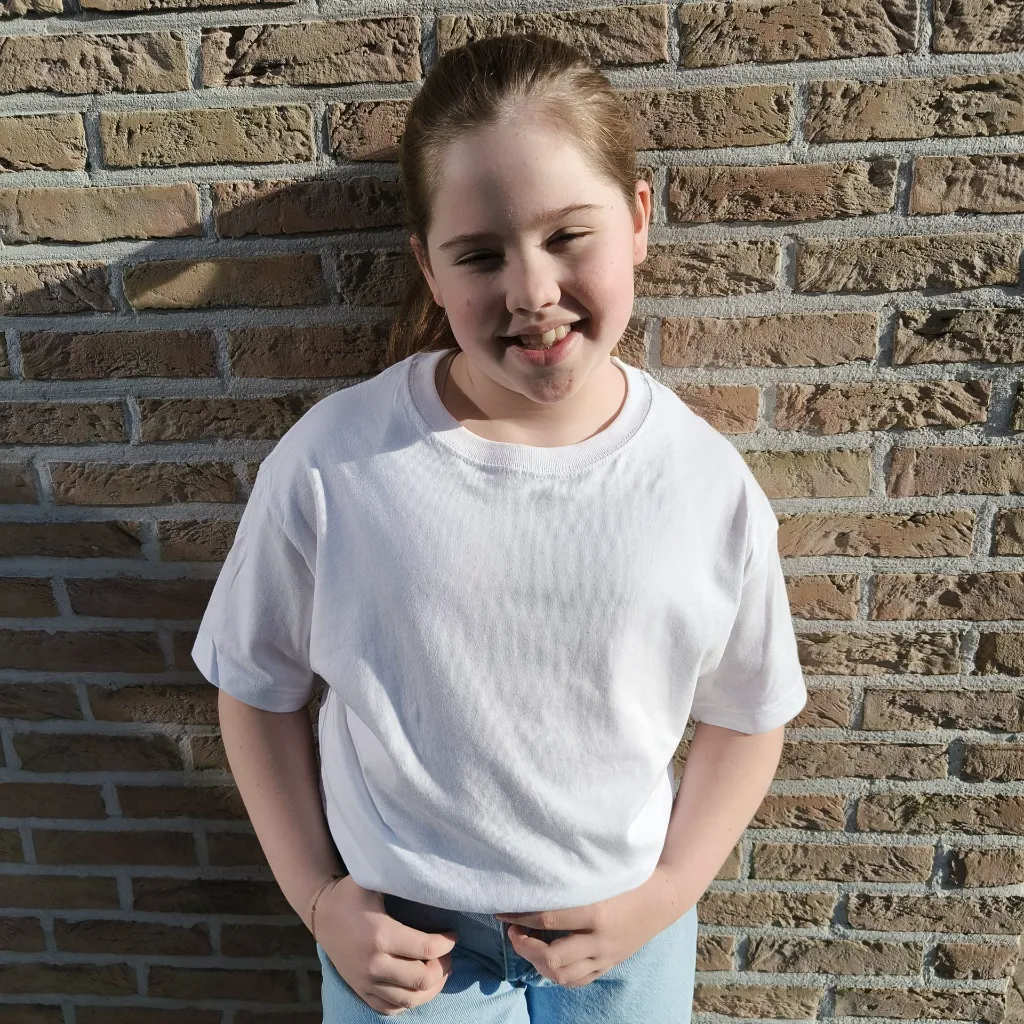 T-shirt wit kind 2 vierkant.webp